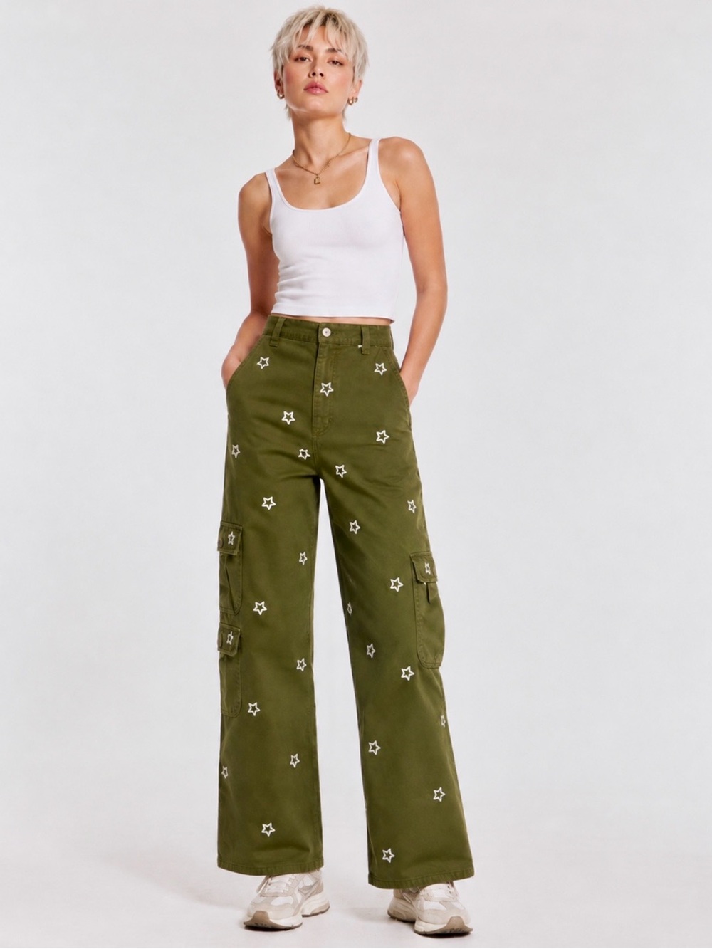 Forever 21 Olive Green Embroidered Star Cargo Pants Size XL Utility Y2K